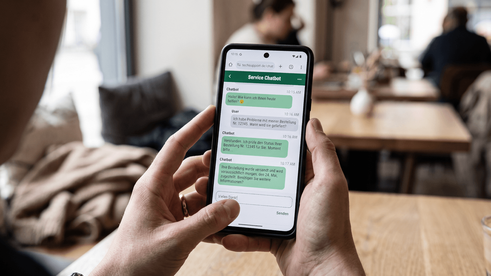 Ansicht eines Smartphones mit KI Chatbot
