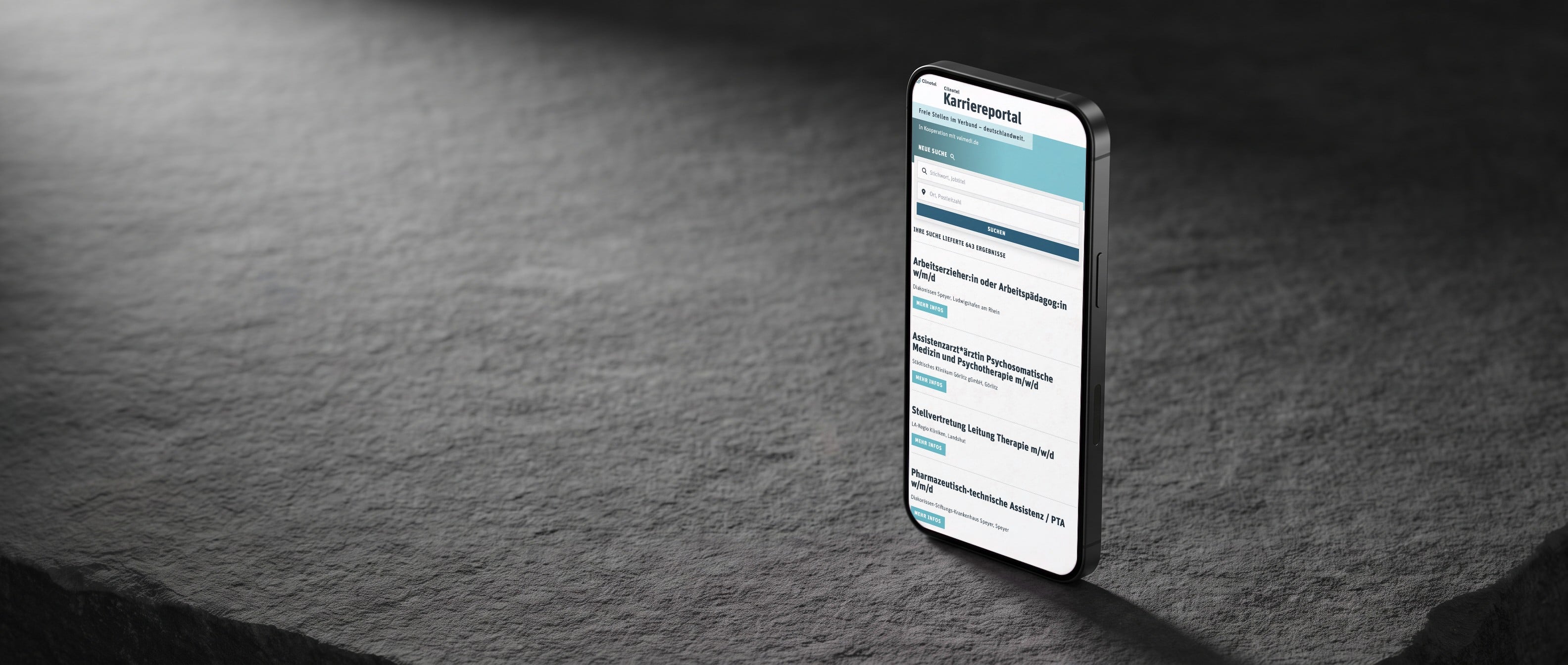 Karriereportal von Clinotel auf einem Smartphone