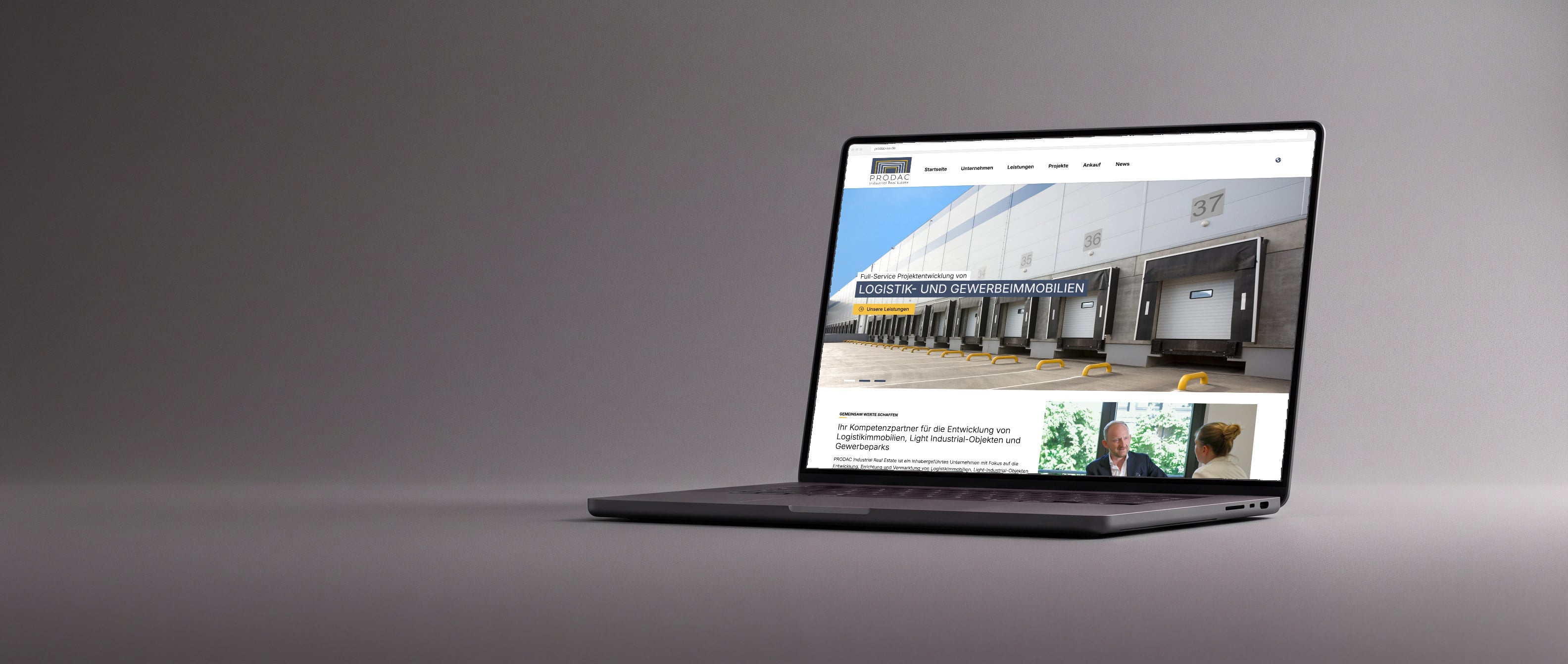 Die Website von PRODAC Industrial Real Estate auf einem Notebook