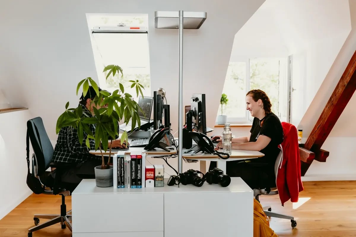 Das Büro von tenolo unter dem Dach am Bahnhof Witten