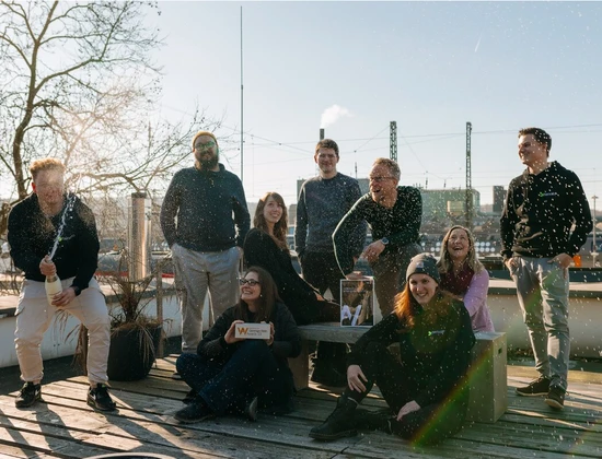 Tenolo Crew auf der Dachterasse